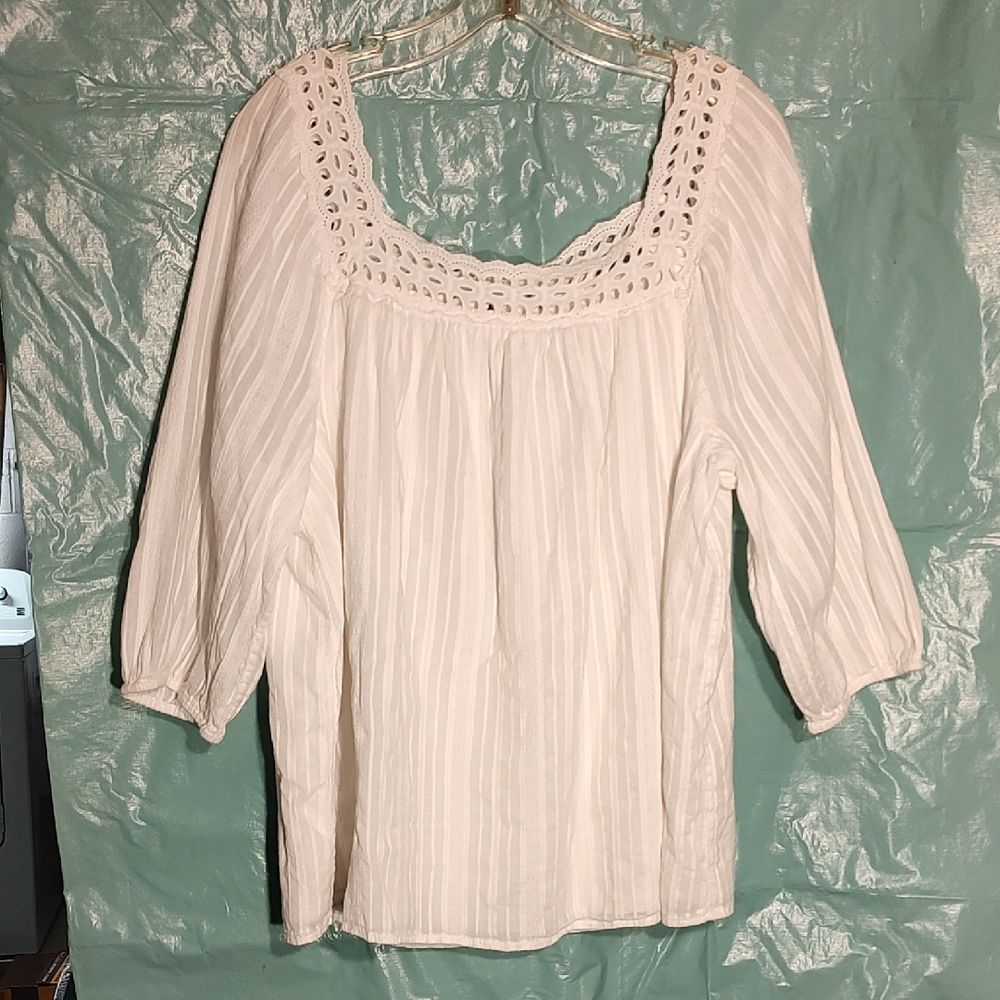White Top w/liner & crochet type lacey neckline.